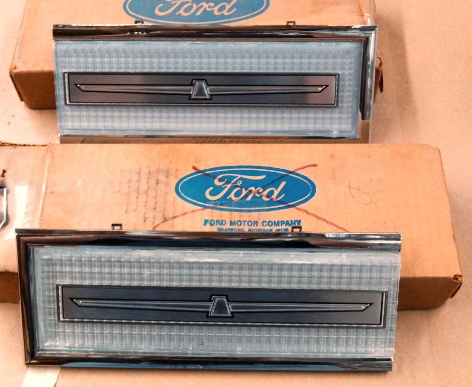 1988 Ford thunderbird headlight assembly #6